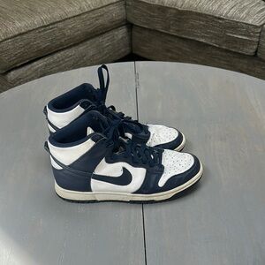 Nike Women's Sneakers - Navy and White